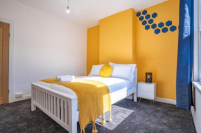 STAYZED E - NG7 Free WiFi, Parking, Stylish House Near City Centre - Great For Tourists, Families, Contractors & Long Stays